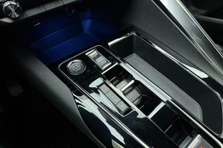 Peugeot 5008 1.2 Hybrid 136pk Allure Pack Business | Autmaat | 7 Zits | Achteruitrij camera | Elektrische achterklep | 18inch LichtMetalen Velgen / 25