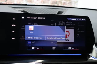 BMW X1 sDrive18i High Executive Automaat  / Widescreen Display / Stoelverwarming / Leder / Climate Control / Driving Assistant Plus / Cruise Control / Leder / Achteruitrijcamera / 17 Inch / Adaptieve LED koplampen / 29