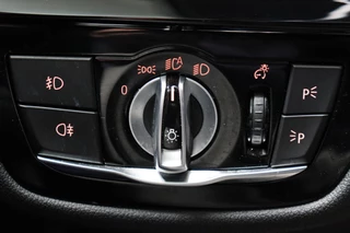 BMW 5 Series Touring 520i High Executive M Sport Pakket Automaat  / Navigatiesysteem Professional / Panoramadak / Comfortstoelen / Driving Assistant Plus / 19 Inch / Stoelverwarming voor+achter / Achteruitrijcamera / Hifi / Adaptieve LED-koplampen / Leder / DAB / 36