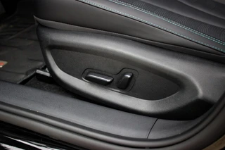 Byd SEAL 6 Touring 1.5 DM-i Comfort Lite // Long Range 19 kWh | Panoramadak | 360 camera | Sfeerverlichting | Smartphone Key | CarPlay & Android Auto | Fabrieksgarantie / 28