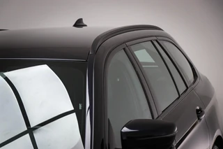 BMW 5-serie Touring 530e xDrive M-Sport | LEDER | STOELVERWARMING | TREKHAAK | 19" / 23