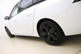 Opel Astra Sports Tourer 1.2 Level 4 130 PK | Navigatie | Climate Control | Rondomzicht Camera | Zwart dak | Keyless | Draadloze telefoonlader | Lichtmetalen velgen / 17