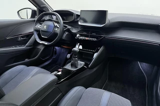 Peugeot 208 1.2T 100pk GT | Afneembare Trekhaak | Achteruitrijcamera | Panoramadak | Cruise control | Airco | Stoelverwarming | Climate control | Interieurverlichting | Stuurbediening | Sportstuurwiel | / 17