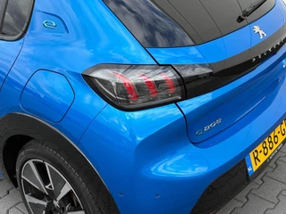Peugeot e-208 EV GT Pack 50 kWh 3-Fase | SOH 91% | 3D Cockpit | Navigatie | Panoramadak | Camera / 40