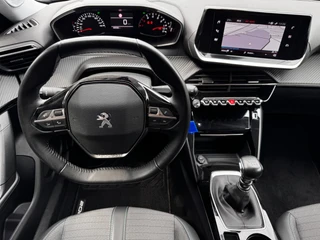 Peugeot 2008 1.2 PT Allure | 130 PK | Trekhaak | Navigatie | NL-Auto | Parkeersensoren | Climate Control | / 12