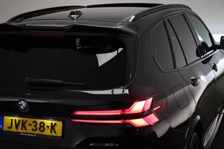 BMW X5 xDrive50e M-sport | PANORAMADAK | INDIVIDUAL VOLLEDER MERINO | HEAD UP | HARMAN KARDON | 360 CAMERA | MAXTON | 22" | / 38