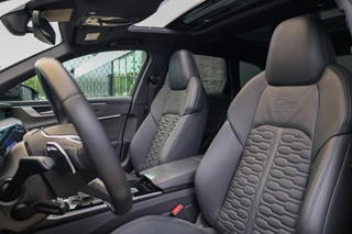 Audi RS6 Avant RS 6 TFSI quattro  | DYNAMIC PLUS | KERAMISCH | CARBON | HUD | B&O | KOELING | NIGHTVISION | 4WIELSTURING | / 6