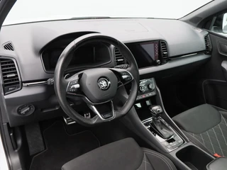 Skoda Karoq 1.5 TSi 150 Pk Automaat Sportline Business | Trekhaak | Stoel/Stuurverwarming | Panorama dak | Matrix LED | Camera | CarPlay | Parkeersensoren | 18 Inch | 50.137 Km !! / 4