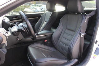 Lexus RC 300h F SPORT Line NL-AUTO CRUISE TRIPLE-LED STOELVENT BLIND-SPOT 19" LM-VELGEN / 18