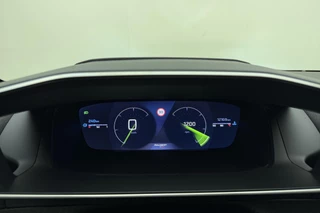Peugeot 208 1.2 PureTech 100 GT | Apple carplay/Android auto | Achteruitrijcamera + frontcamera | Navigatie | Panoramadak | Stoelverwarming | Keyless entry+start | Adaptive cruise control | / 19