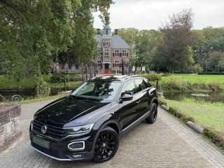 Volkswagen T-Roc 1.5 TSI Sport Business R | Pano | Camera | Keyless |