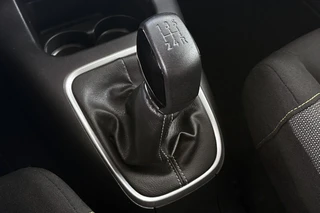Citroen C3 1.2 PureTech C-Series Navigatie Clima / 23