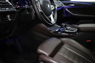 BMW X4 xDrive20i Business Edition Plus | PANORAMADAK | HEAD UP | HOUTAFWERKING | STUURVERWARMING | 19" / 31