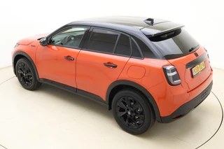 Fiat 600 1.2 Turbo 145pk Hybrid Automaat Sport | DEMO | Tot 8 jaar garantie | Navigatie | Achteruitrijcamera | Elektrische achterklep | LED Matrix koplampen | Sportief interieur | 18" Lichtmetalen velgen | Zwart dak / 5