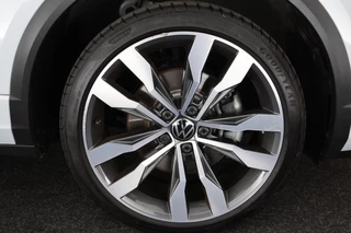 Volkswagen T-Roc 1.5 TSI 150pk DSG R-Line Sport Keyless Virtual Cockpit Navigatie / 47