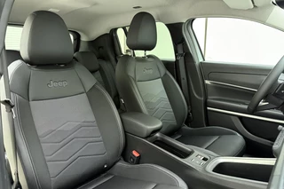 Jeep Avenger 1.2 e-Hybrid Summit Automaat | JBL Soundsystem| Navigatie | Draadloze telefoonlader | Elektrische achterklep | Camera | Keyless | Carplay / 15