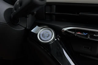 Fiat 500e La Prima 42 kWh | Glazen dak | Cruise control | Camera | Elektrisch verstelbare spiegels / 23
