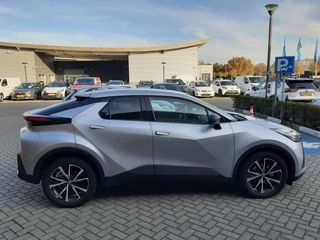 Toyota C-HR 1.8 Hybrid 140 Dynamic BLIND-SPOT APPLE/ANDROID NAVI KEYLESS PARK-SENSOREN LM-VELGEN AD-CRUISE CAMERA / 2