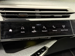 Peugeot e-3008 Launch Edition Dual Motor 73 kWh 325PK Automaat Navigatie, Rondomzichtcamera, Keyless, Panoramadak, Stoel & Stuurwielverwarming, Apple Carplay, Android Auto / 43