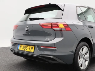 Volkswagen Golf 1.0 eTSi 110 Pk Life | Adaptive Cruise | Camera | Navigatie | Climatronic | 16 Inch | 112.282 Km !! / 15