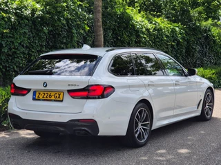 BMW 5-serie Touring 530e M Sport LED CarPlay Elek. Stoelen 100% dealer onderhouden 530e Business Edition Plus / 34