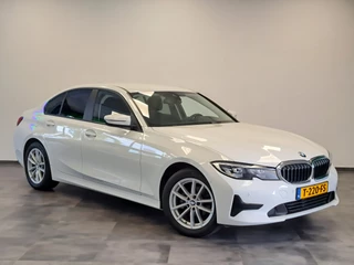 BMW 3 Serie 318i Executive  Navigatie Clima Cruise PDC LM 157 PK! 24 Maanden garantie* (Vraag naar de voorwaarden)