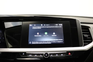 Opel Grandland 1.2 Turbo GS 130pk | Navigatie via APP | Climate Control | Stoel - Stuurverwarming | Parkeersensoren | Lichtmetalen Velgen | AGR Stoelen / 19