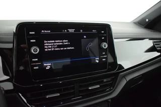 Volkswagen T-Roc 1.5 TSI 150pk DSG R-Line Business+ Black Style Trekhaak Camera IQ.Light Panoramadak Virtual Cockpit Navigatie / 26