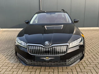 Škoda Superb Combi 1.4 TSI iV AUTOMAAT * Navigatiesysteem * ParkeerCamera * Elek. achterklep * / 6