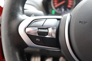 BMW 1 Series 118i Executive M Sport Pakket 5 deurs / Navigatie Professional / LED / Trekhaak / 18 Inch / Climate Control / Hifi / Parkeersensoren / Cruise Control / Extra Getint Glas / Bluetooth / Shadow Line / 30
