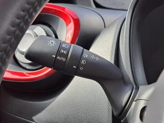 Toyota Aygo X Pulse Automaat APPLE & ANDROID ACHTERUITRIJCAMERA STOELVERWARMING / 16