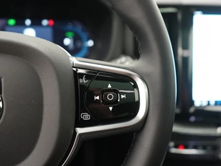 Volvo XC60 2.0 T6 AWD + Black Edition 350PK Pano | Trekhaak / 42