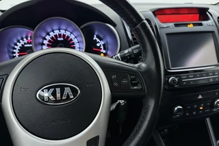 Kia Venga 1.6 CVVT DynamicPLusLine | Trekhaak | Cruise control | Airco | Achteruitrijcamera | Navigatie | Lichtmetalen velgen / 21