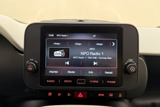 Fiat Panda 1.0 Hybrid Pandina Cross | Airco | Apple Carplay/Android Auto | Bluetooth | Cruise control | DAB+ | Lichtmetalen velgen | Parkeersensoren | Hoge zit / 22