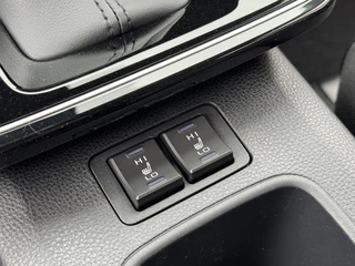Toyota Corolla Cross 2.0 Hybrid 180 DYNAMIC NIEUW DIRECT LEVERBAAR! BLIND SPOT STOEL/STUURVERW KEYLESS 18'' LM-VELGEN APPLE/ANDROID NAVI CLIMA AD-CRUISE PARK-SENSOREN / 27