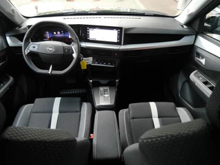 Opel Frontera 1.2 Turbo Hybrid GS 7p. | Van €36700,- voor €29950,- | Nieuwe auto | Automaat | Stoel & Stuurverwarming | Draadloze telefoonlader | Climate control | Cruise control | Led verlichting | 17 inch lichtmetalen velgen / 8