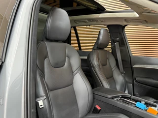 Volvo XC90 2.0 T8 Plug-in AWD Ultra Dark | Massage | Luchtvering | 22Inch | 7-Pers. | Pano |360°|H & K |Head-Up|Elektr Trekhaak / 4