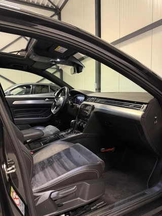 Volkswagen Passat 1.6 TDI R-line Pano Virtual Trekhaak NAP / 32