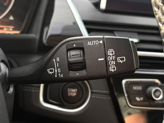 BMW 2-serie Active Tourer 225xe iPerformance High Executive LEER - CAMERA - HUD / 28