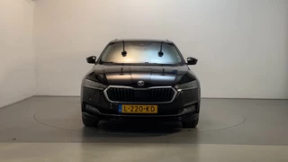 Skoda Octavia Combi 1.0 e-TSI DSG Business Edition Navigatie Parkeersensoren App-Connect DAB+ / 16