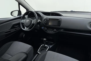Toyota Yaris 1.5 Hybrid Aspiration | Navigatie | Achteruitrijcamera | Climate Control | Cruise control | Verw. buitenspiegels / 14