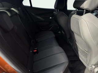 Peugeot 2008 1.2 PureTech GT-Line / 7
