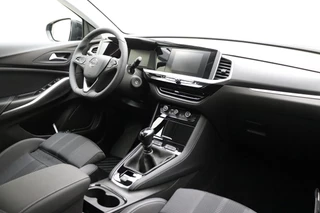 Opel Grandland 1.2 Turbo GS 130pk | Navigatie via APP | Climate Control | Stoel - Stuurverwarming | Parkeersensoren | Lichtmetalen Velgen | AGR Stoelen / 11
