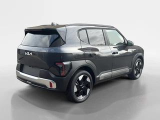 Kia EV2 Plus 42.2 kWh 3.000,- Inruilkorting | Privacy Glass | 18" lichtmetalen velgen | Warmtewerend glas rondom | Draadloze oplader voor smartphone / 6