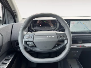 Kia EV2 Plus 42.2 kWh 3.000,- Inruilkorting | Privacy Glass | 18" lichtmetalen velgen | Warmtewerend glas rondom | Draadloze oplader voor smartphone / 24