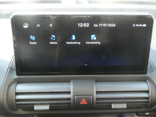 HYUNDAI Inster 49 kWh 115pk 4-zits Evolve Sky / 18