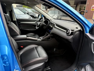 MG ZS EV MG EV Luxury 50 kWh  Panoramadak, Trekhaak, App Connect / 17