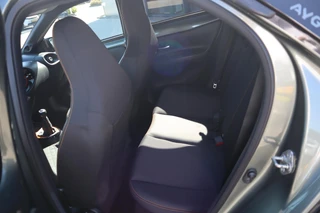 Toyota Aygo X LIMITED JBL-AUDIO STOELVERWARMING KEYLESS PARK-SENSOREN 18"LMV APPLE/ANDROID LED CLIMA CAMERA AD-CRUISE NL-AUTO / 17