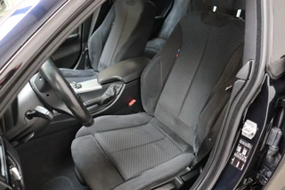BMW 4 Serie Gran Coupé 420i Executive M Sport Pakket Automaat  / Navigatie / Trekhaak / Xenon / Parkeersensoren / 18 Inch / Climate Control / Bluetooth / Shadow Line / Lichtpakket / Cruise Control / 14