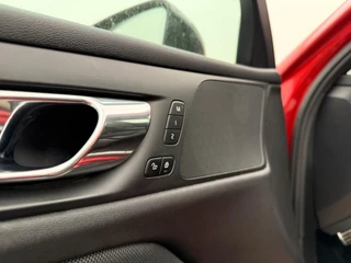 Volvo S60 2.0 T5 R-Design | Trekhaak | Adaptive Cruise | Camera | CarPlay | Stoelverwarming / 16